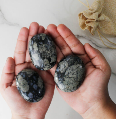Que Sera Palm Stone (Energy Healing Crystal)
